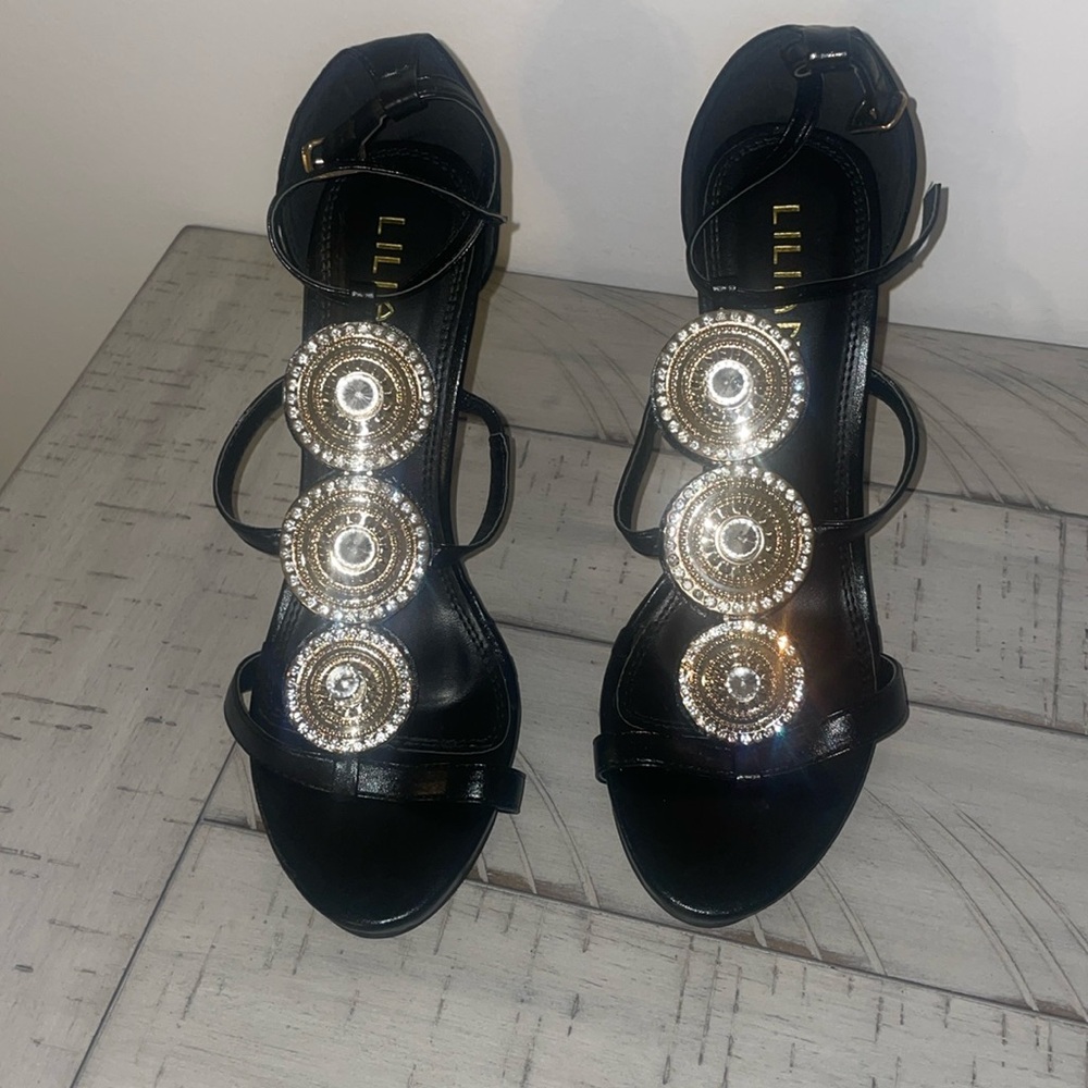Beautiful Black and Gold heel with crystal detail